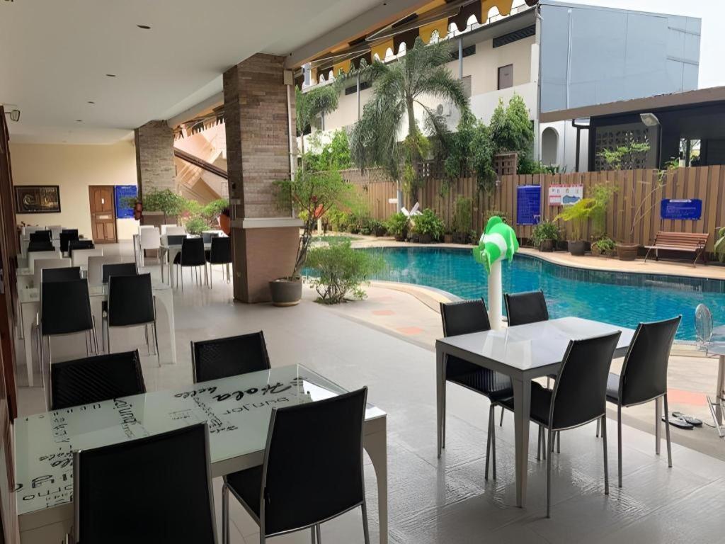Siam Platinum Pattaya Hotel Buitenkant foto